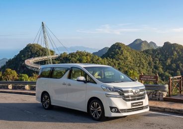 TOYOTA VELLFIRE 2015