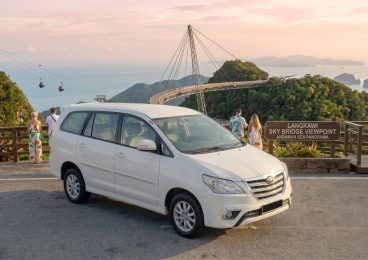 TOYOTA INNOVA